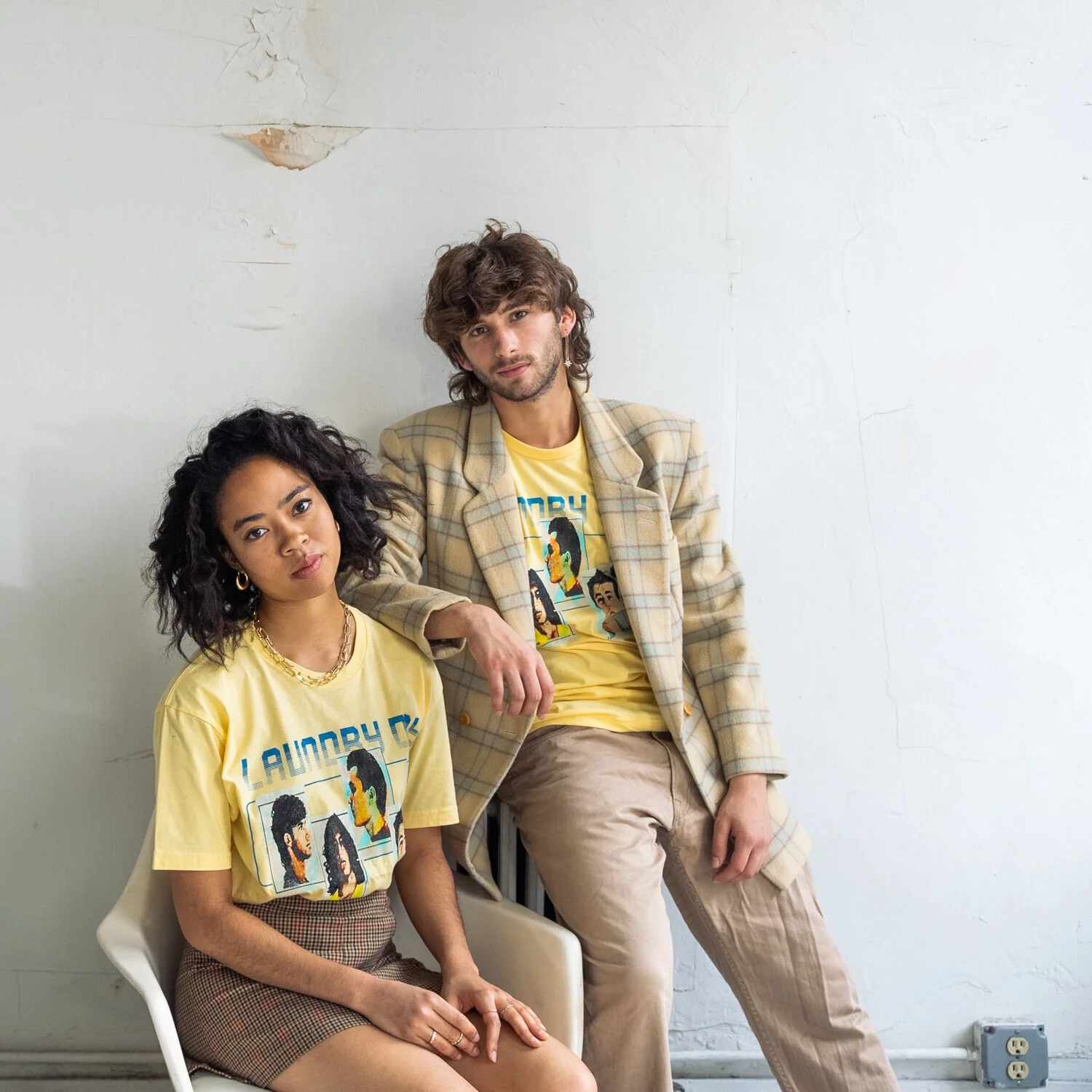 LAUNDRY DAY 80's Vibes T-Shirt - Image 2