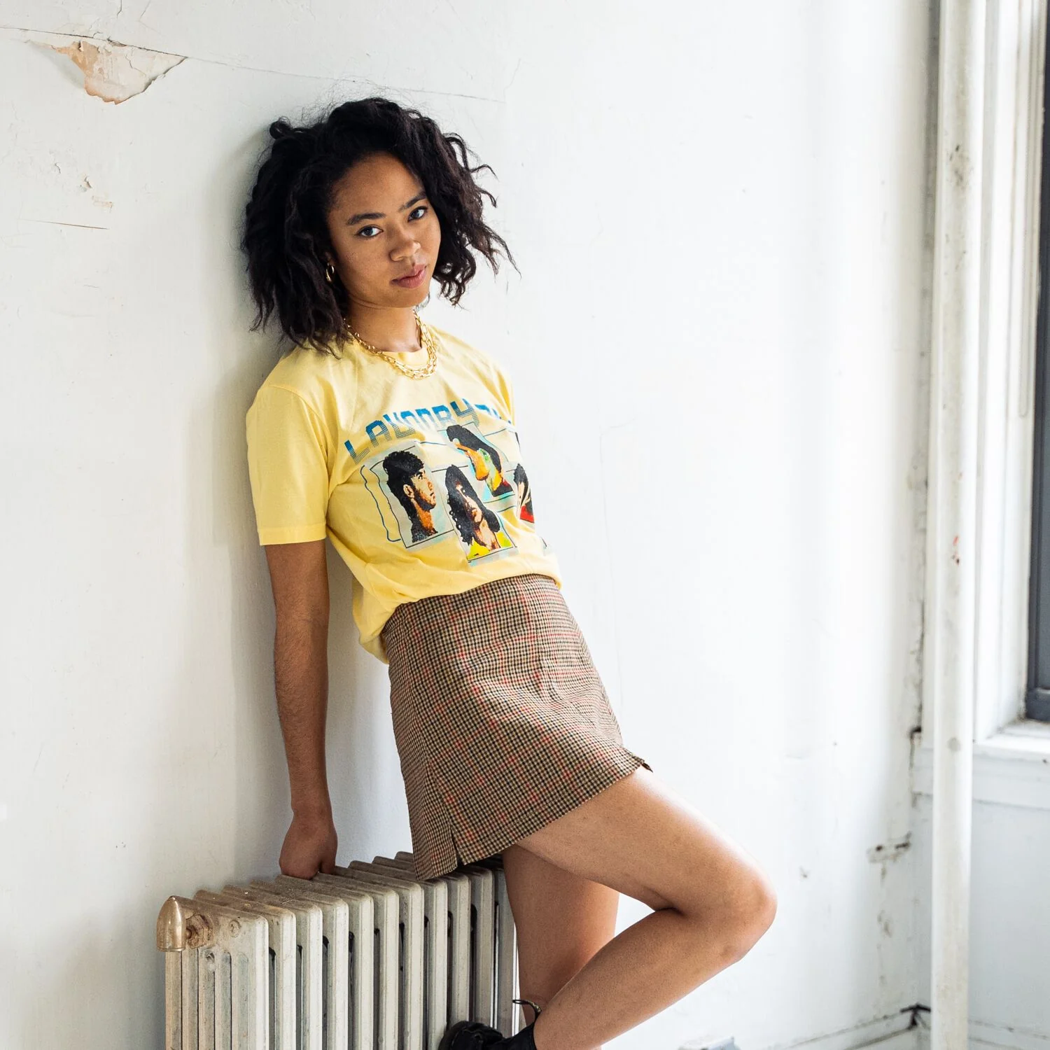 LAUNDRY DAY 80's Vibes T-Shirt - Image 3